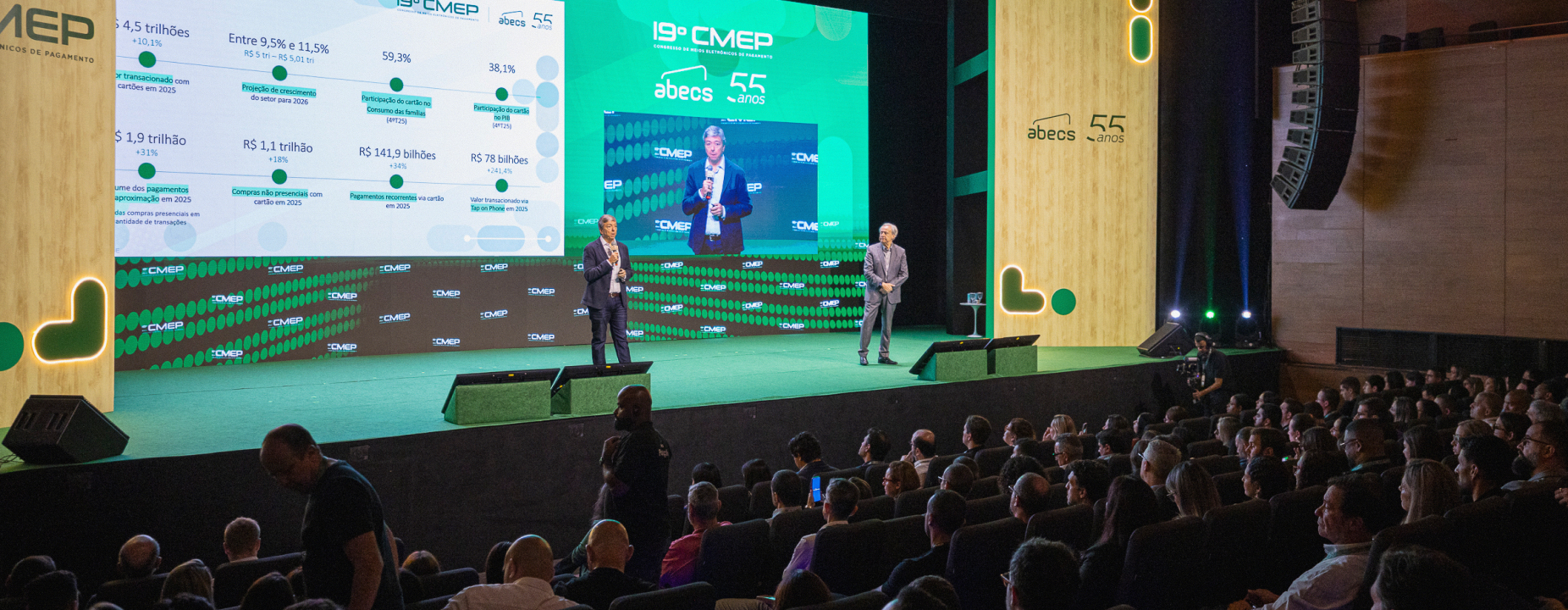 Auditório acompanha apresentação no palco do 19º CMEP, edição que marca os 55 anos da ABECS.