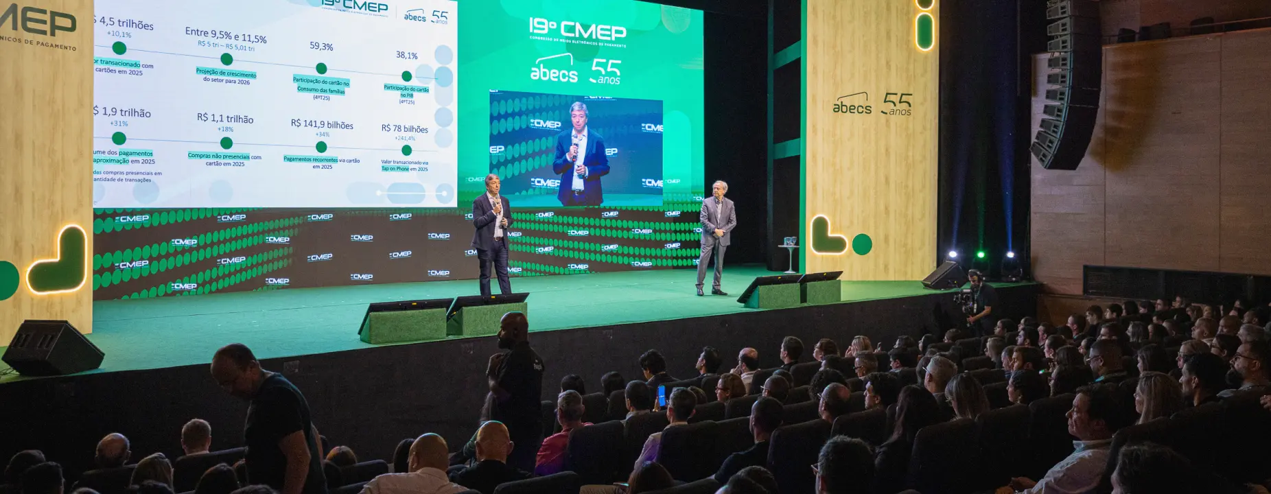 Auditório acompanha apresentação no palco do 19º CMEP, edição que marca os 55 anos da ABECS.