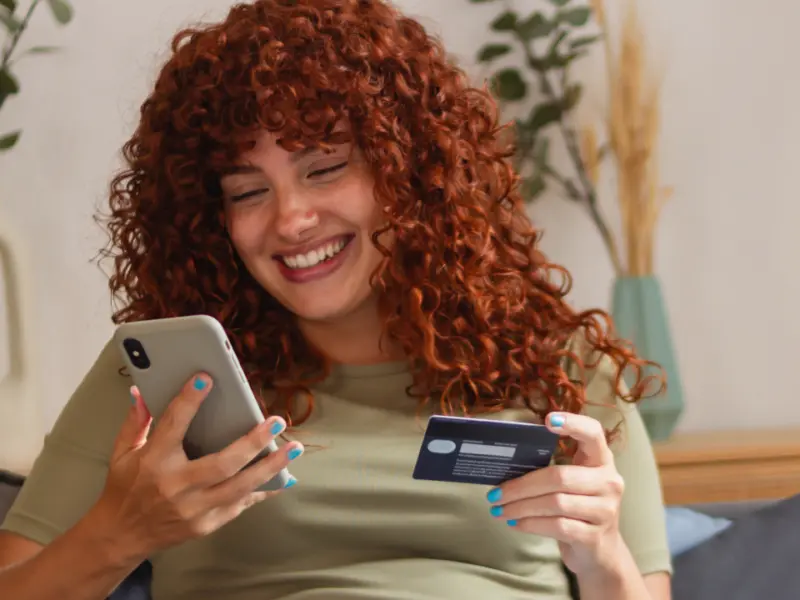 Cartão de crédito domina compras online entre quem acessa o e-commerce