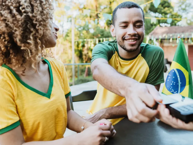 Rumo à Copa do Mundo: 5 dicas para fazer pagamentos com segurança no exterior