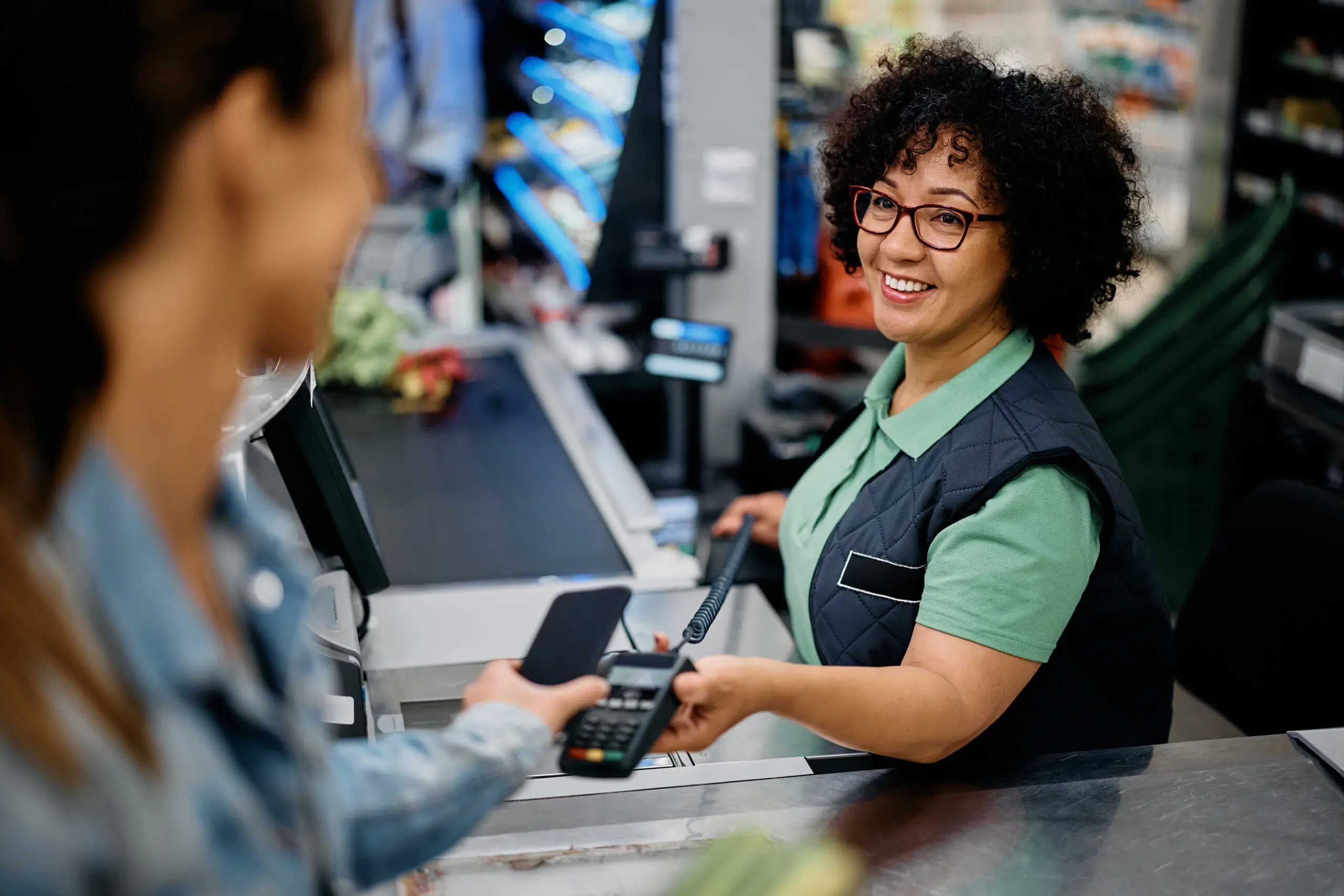 Cartão é instrumento de crédito e consumo, não de endividamento